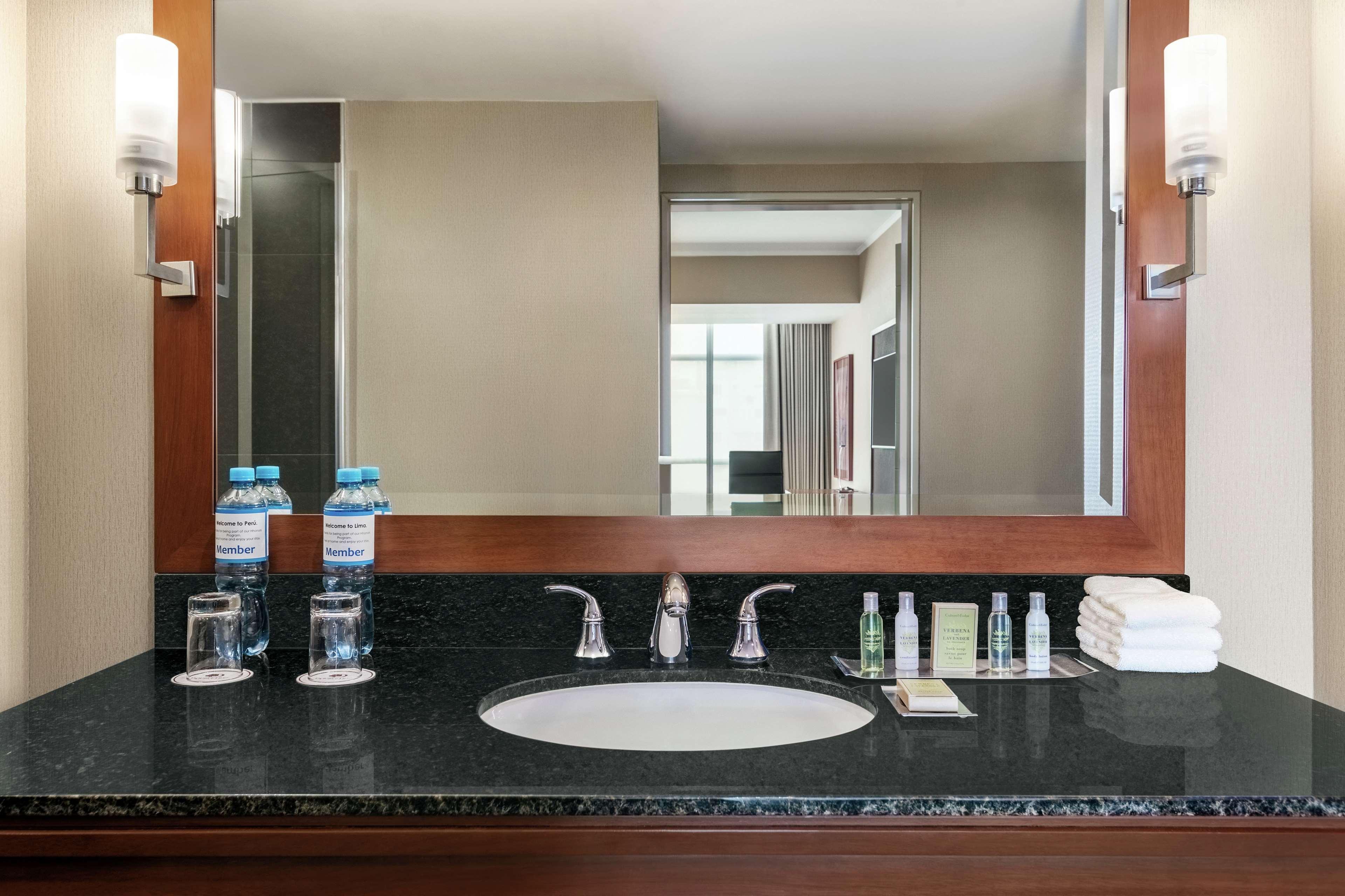Doubletree By Hilton Lima Miraflores El Pardo Εξωτερικό φωτογραφία